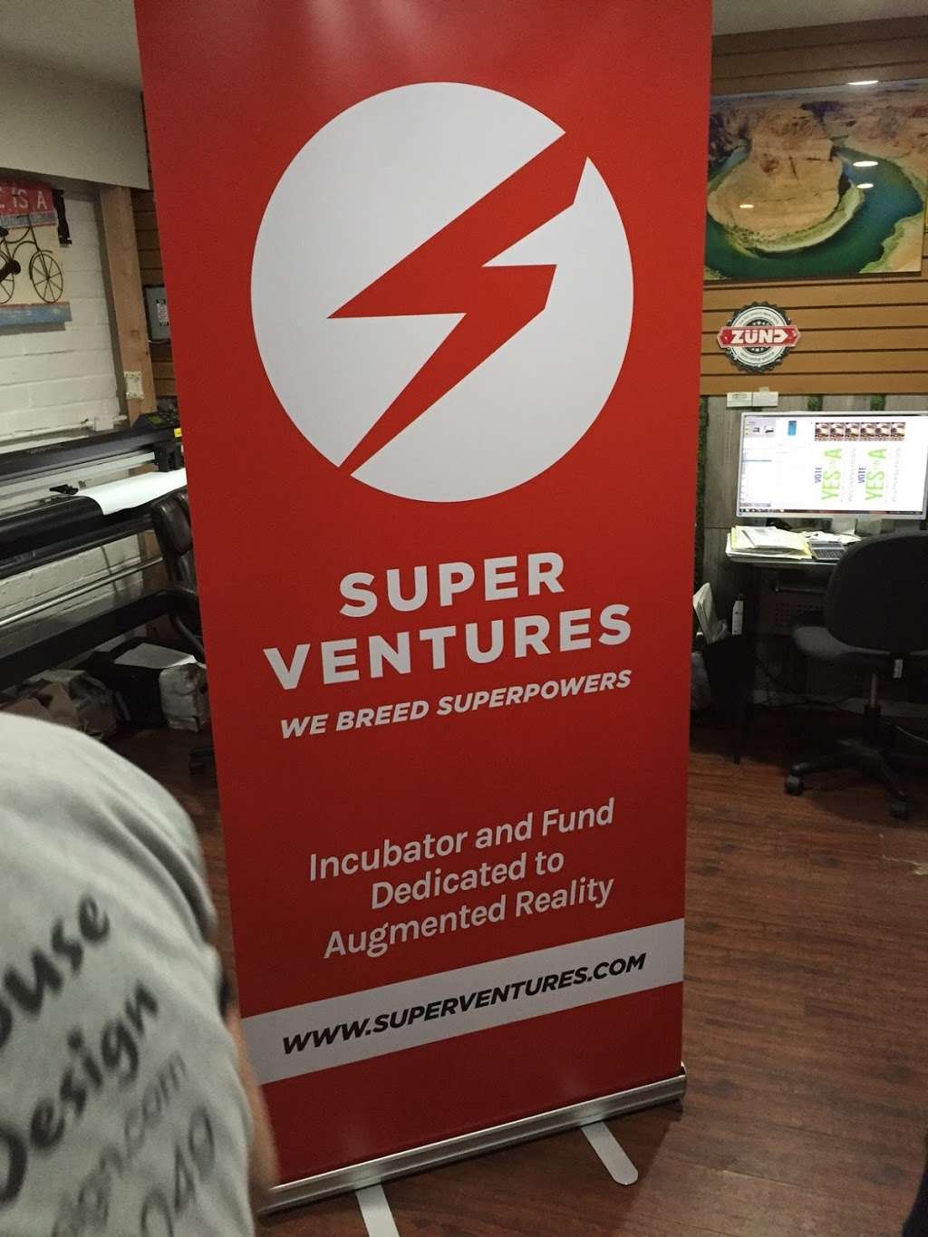 San Diego Banner Stands | 3960 W Point Loma Blvd, San Diego, CA 92110 | Phone: (619) 752-9449