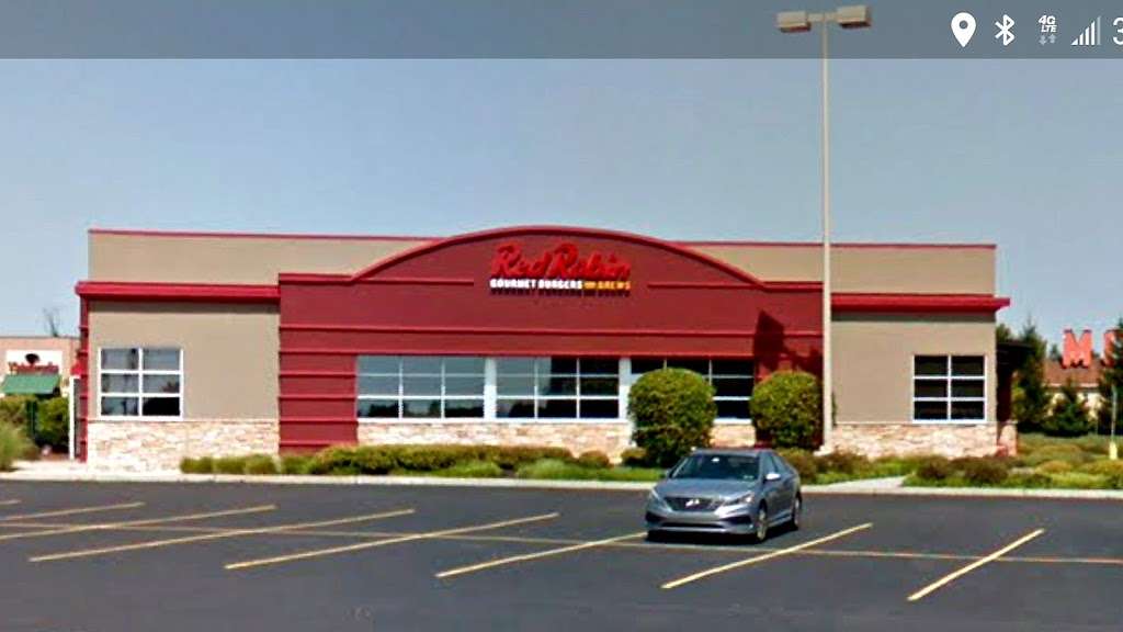 Red Robin Gourmet Burgers and Brews | 690 N West End Blvd, Quakertown, PA 18951, USA | Phone: (215) 536-9060