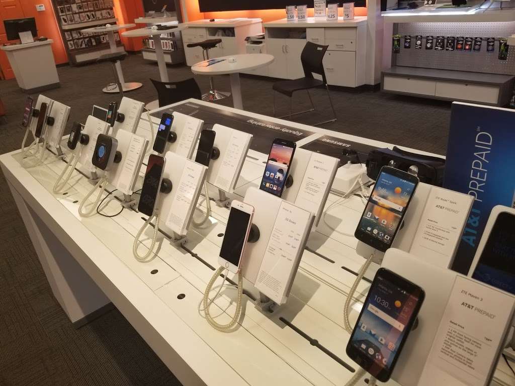 AT&T Store | 1406 E Franklin St, Clinton, MO 64735, USA | Phone: (660) 885-2443