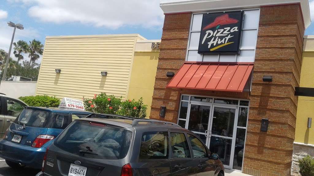 Pizza Hut | 190 FL-60 E, Lake Wales, FL 33853, USA | Phone: (863) 676-1406