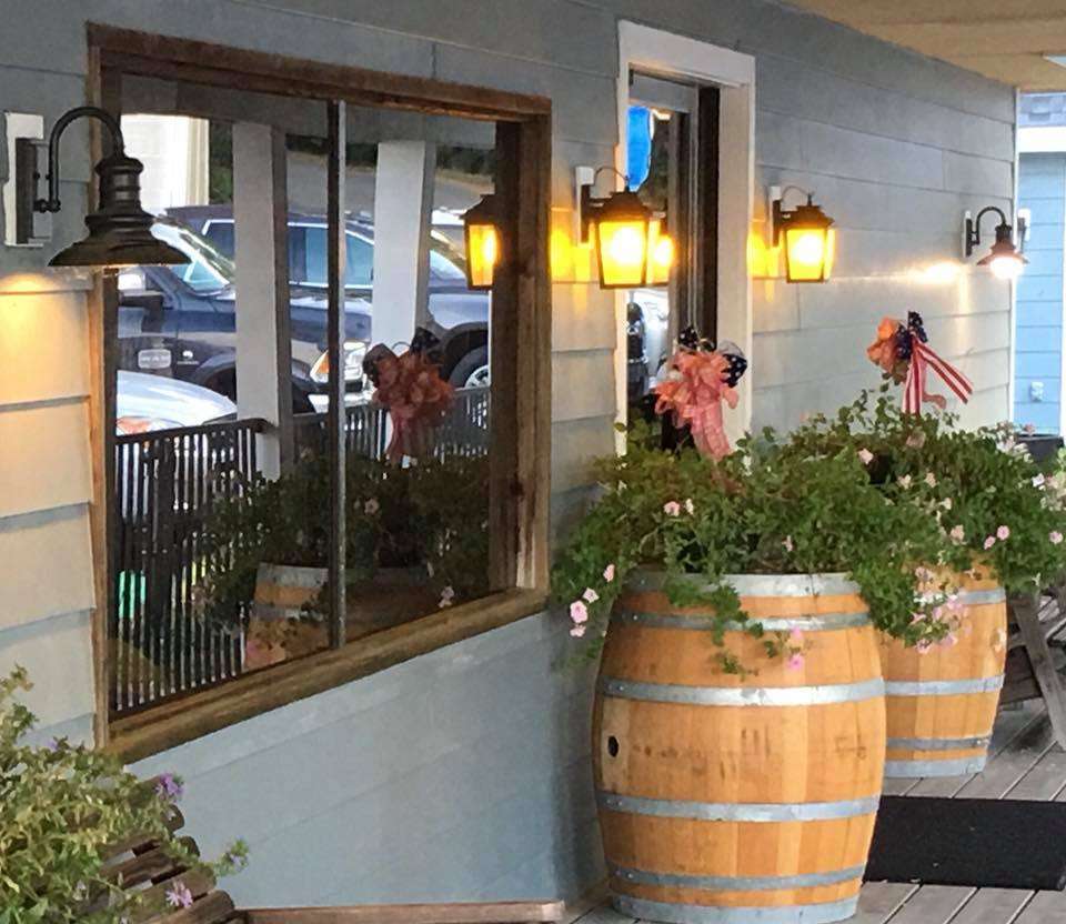 Horn Harbor Restaurant | 836 Horn Harbor Rd, Burgess, VA 22432, USA | Phone: (804) 453-3351