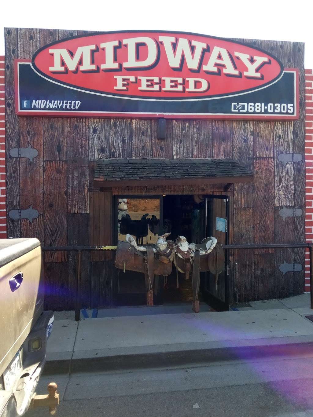 MIDWAY FEED | 7194 Mission Boulevard, Jurupa Valley, CA 92509 | Phone: (951) 681-0305