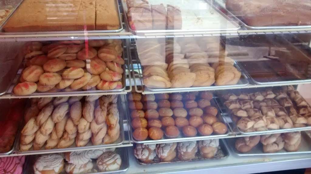 Panaderia El Mana | 2445 Valwood Pkwy, Farmers Branch, TX 75234, USA | Phone: (972) 620-5781