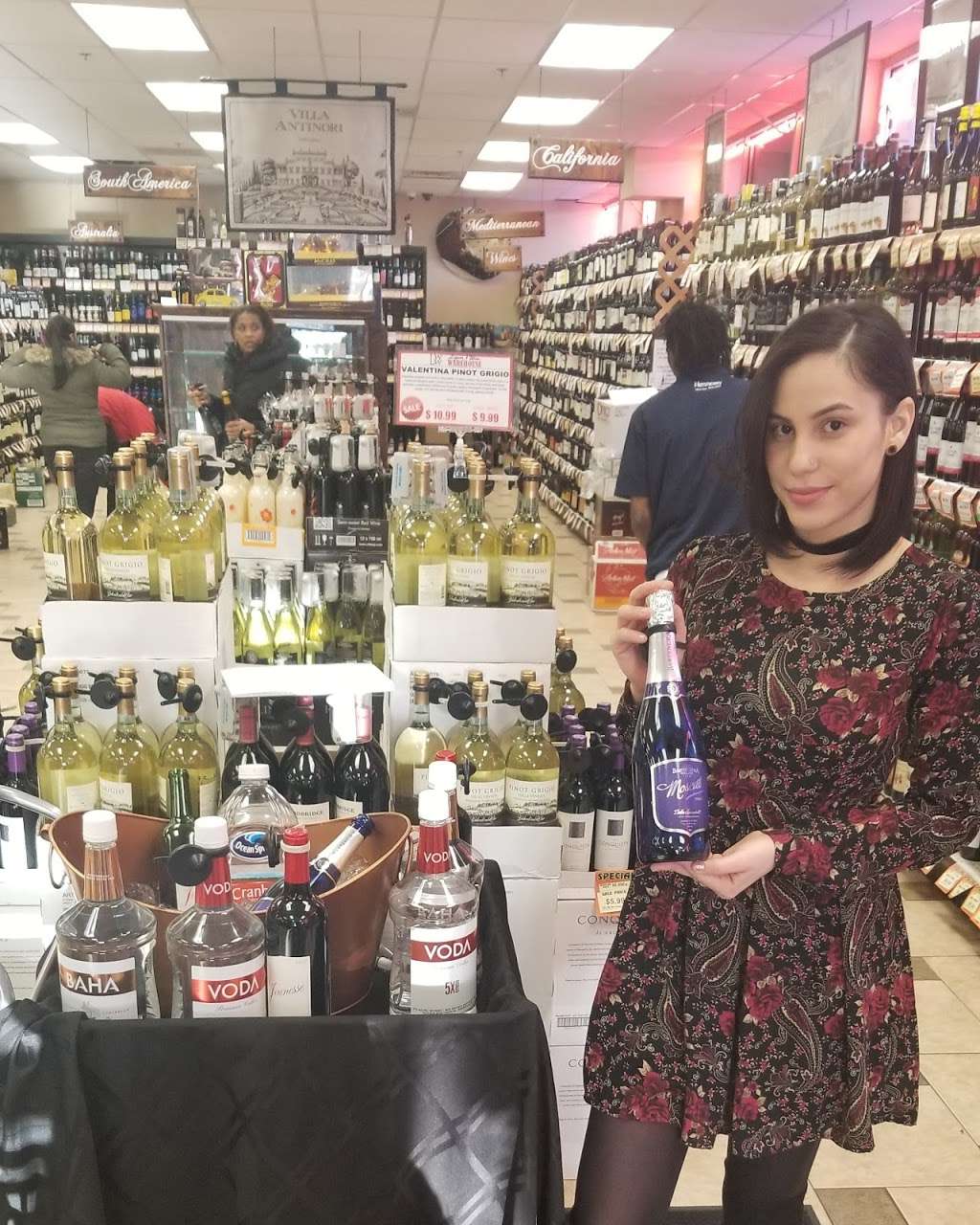 Liquor & Wine Warehouse | 1720 Eastchester Rd, Bronx, NY 10461, USA | Phone: (718) 794-9463