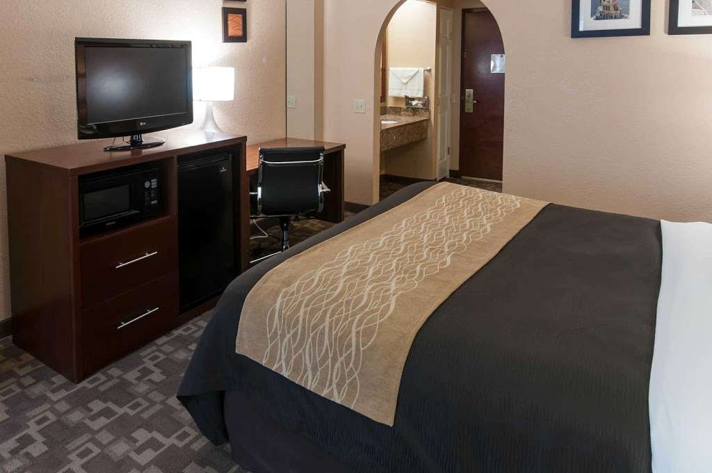 Comfort Inn | 1115 League Line Rd, Conroe, TX 77303, USA | Phone: (936) 890-2811