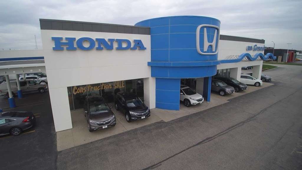 Honda On Grand | 300 W Grand Ave, Elmhurst, IL 60126, USA | Phone: (630) 833-7700