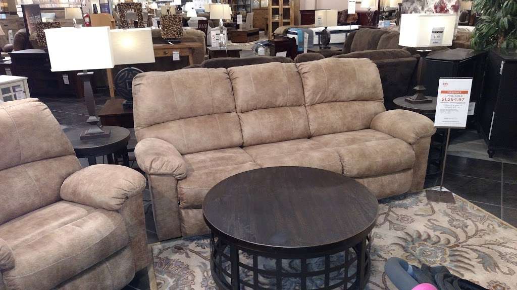 Ashley HomeStore | 5130 Fairmont Pkwy, Pasadena, TX 77505 | Phone: (281) 582-3700