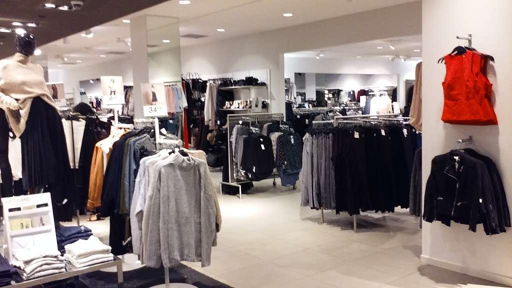 H&M | 180 NJ-35, Eatontown, NJ 07724, USA | Phone: (855) 466-7467