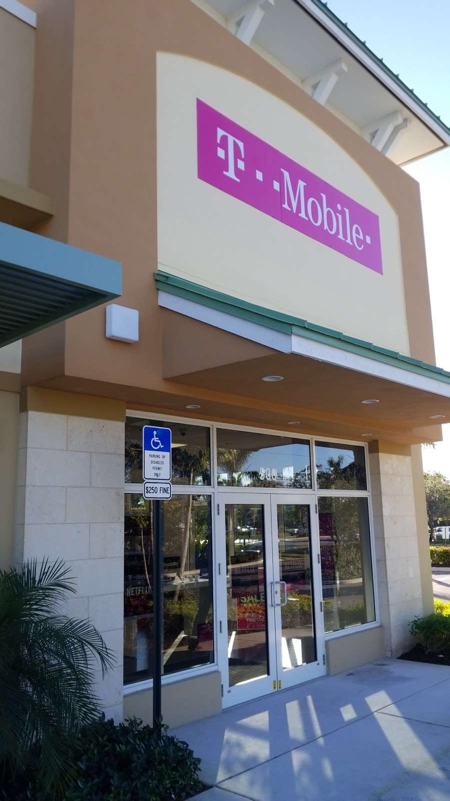 T-Mobile | 10080 Okeechobee Blvd Ste 500, Royal Palm Beach, FL 33411, USA | Phone: (561) 245-2216