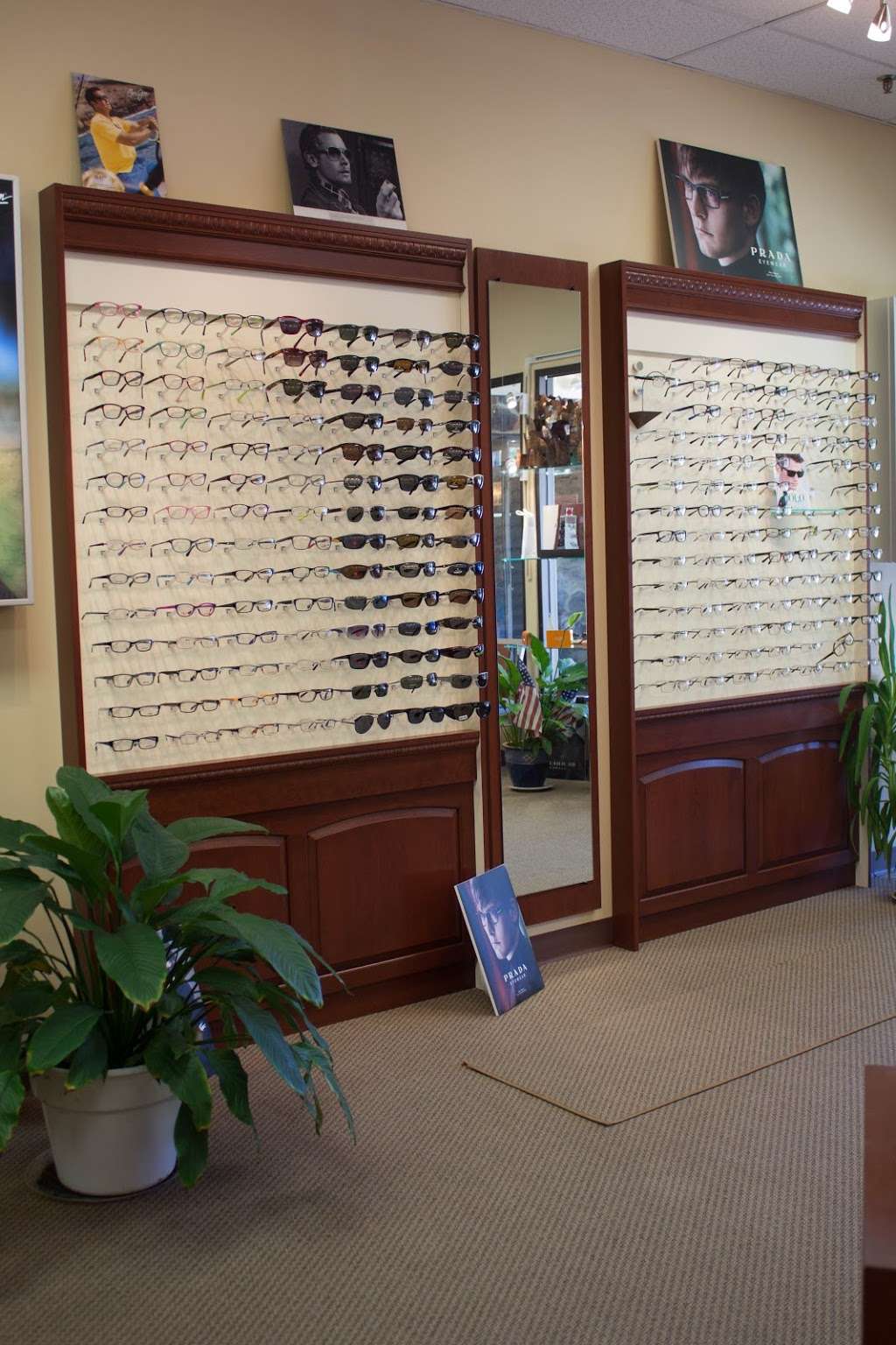 Medford Eyewear Center : The Village at Taunton Forge | 200 Tuckerton Rd # 6, Medford, NJ 08055, USA | Phone: (856) 983-8887