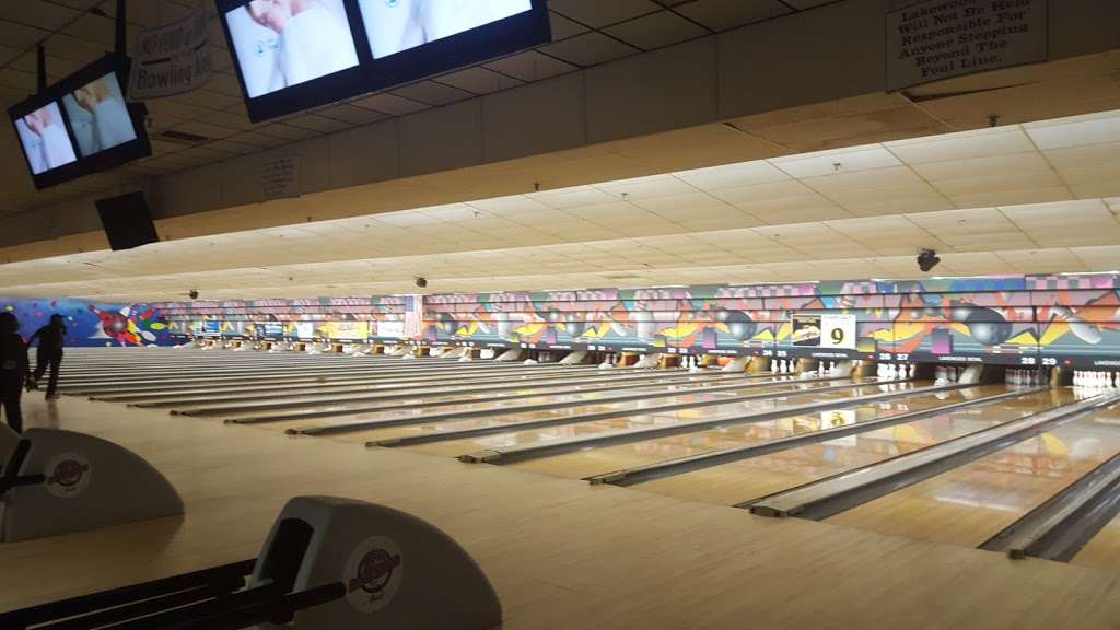 Lakewood Bowl | 5125 Sauk Trail, Richton Park, IL 60471, USA | Phone: (708) 481-3313