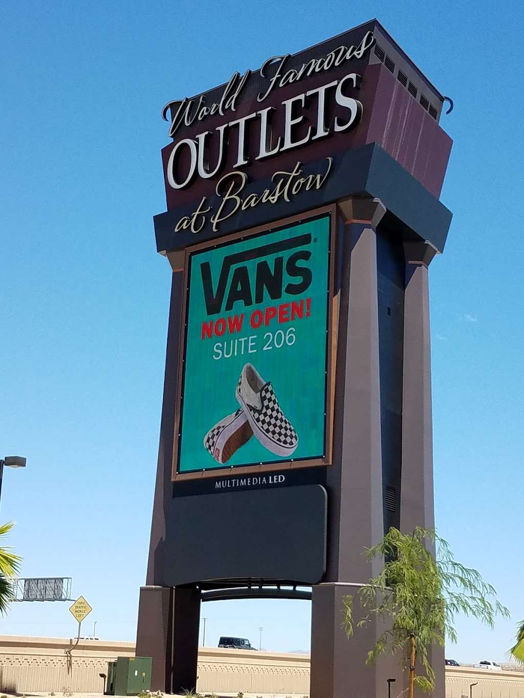 Vans | 2796 Tanger Way #206, Barstow, CA 92311, USA | Phone: (760) 253-2555