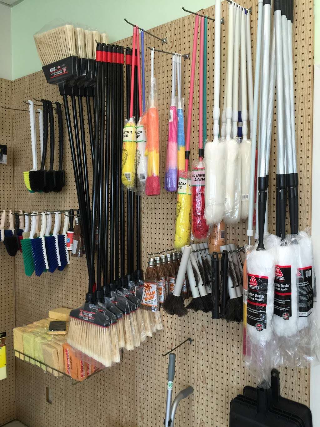 Lakeland Sanitary & Janitor Supply | 1835 E Gary Rd, Lakeland, FL 33801, USA | Phone: (863) 665-5152