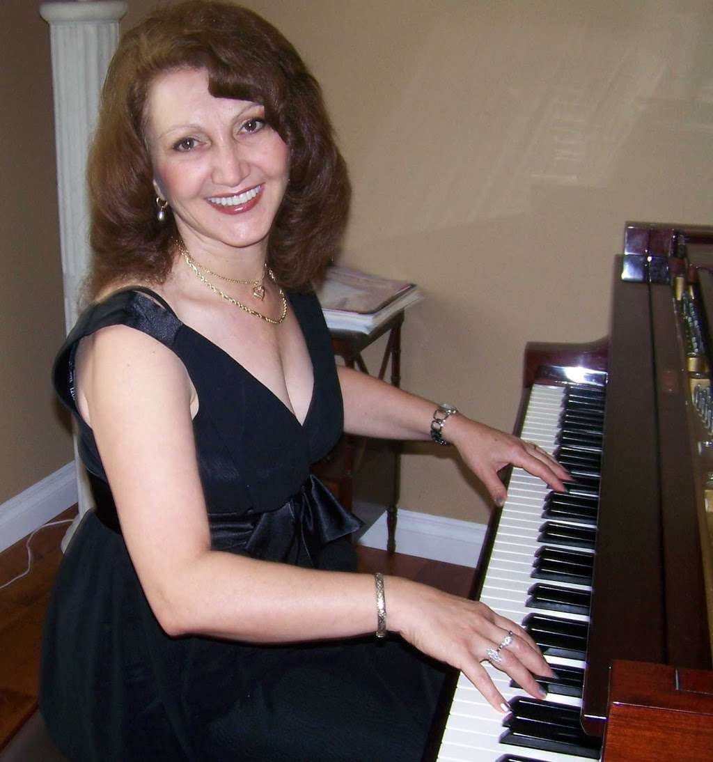 Tina - Piano Lessons | 45407 Bayberry Pl, Temecula, CA 92592, USA | Phone: (760) 470-2212