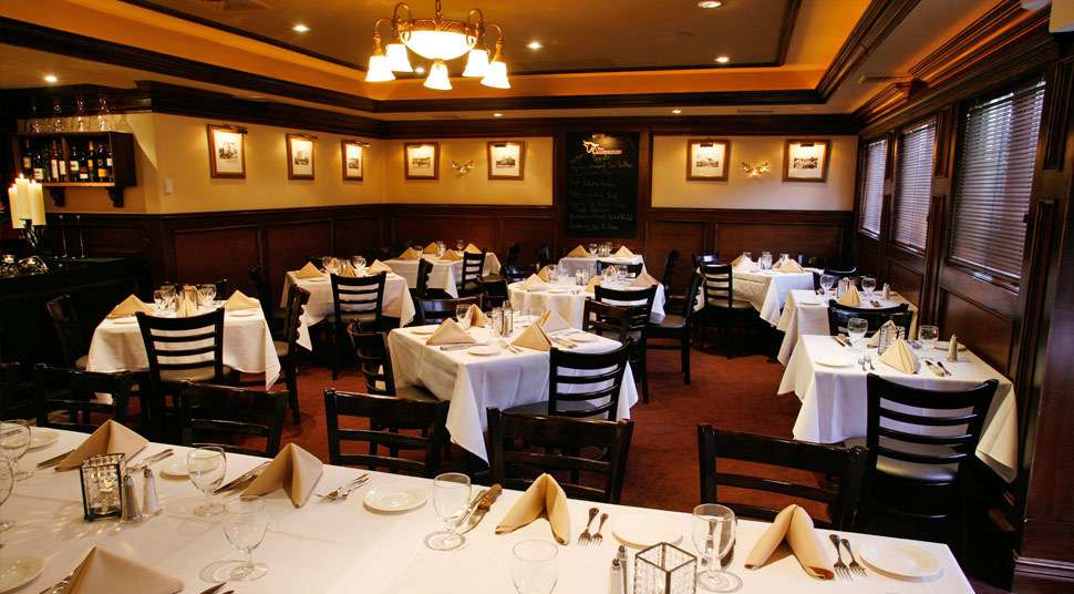 The Clubhouse Restaurant | 320 W Jericho Turnpike, Huntington, NY 11743, USA | Phone: (631) 423-1155