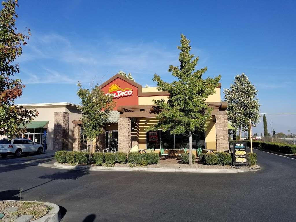 Del Taco | 2000 Riverside Ave, Rialto, CA 92377, USA | Phone: (909) 877-9700