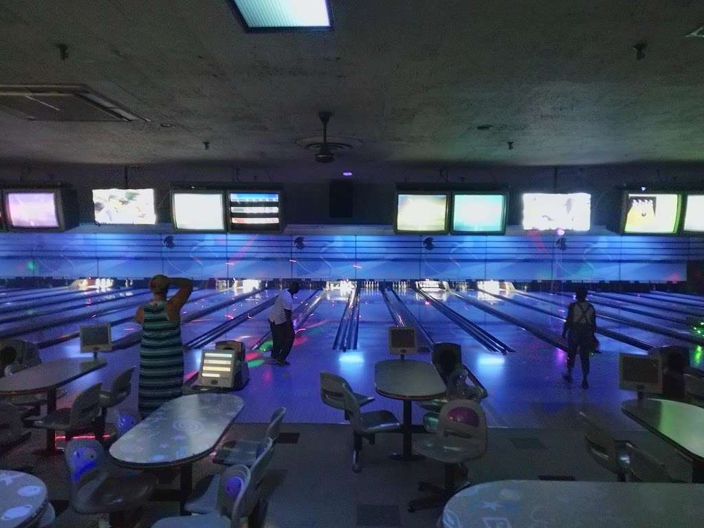 Ward Parkway Lanes | 1523 W 89th St, Kansas City, MO 64114, USA | Phone: (816) 363-2700