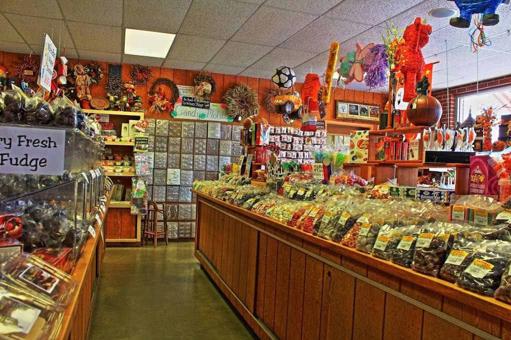 Gateway Market and Candyland | 14802 N Franklinville Rd, Thurmont, MD 21788, USA | Phone: (301) 271-2322