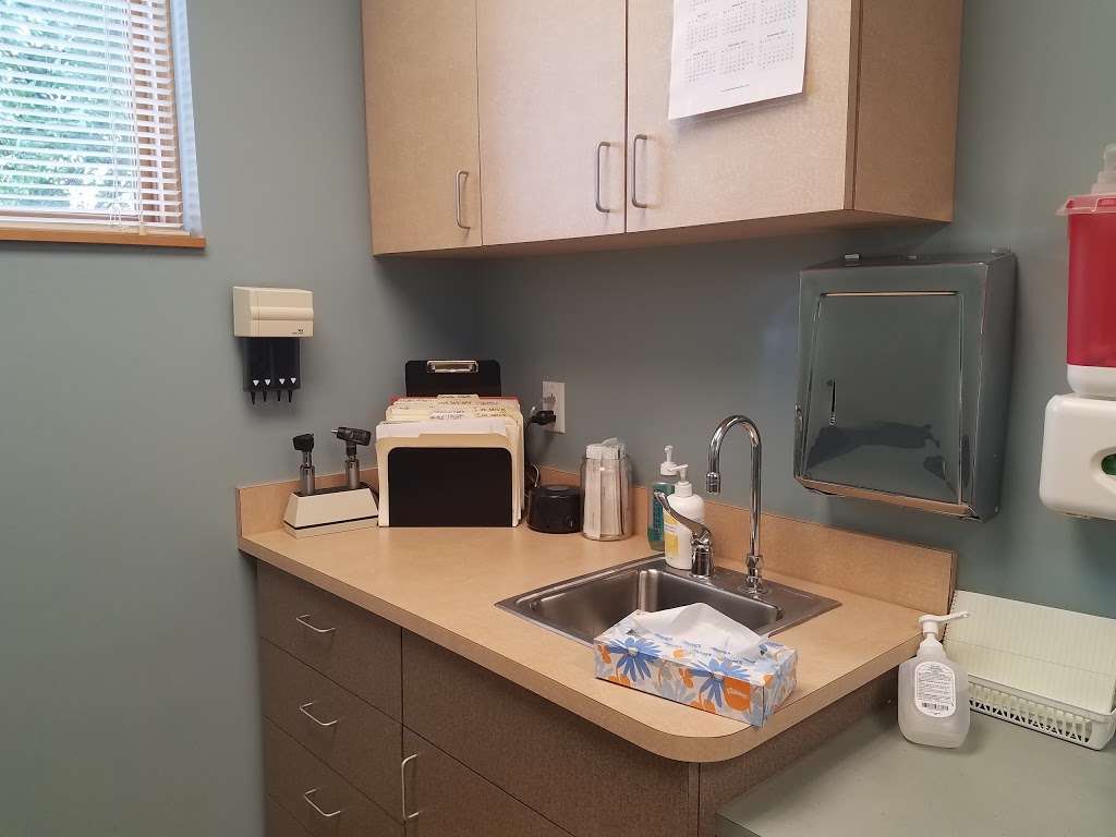 Lawrence Family Practice Center | 4951 W 18th St, Lawrence, KS 66047, USA | Phone: (785) 841-6540