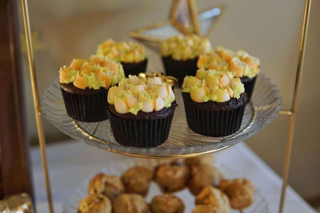 The Cupcake Girl | 150 Hartford Ave, Hopedale, MA 01747 | Phone: (508) 381-3484