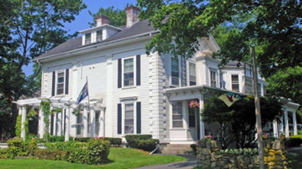 The Colonial Inn Gloucester by the Sea | 28 Eastern Point Rd, Gloucester, MA 01930, USA | Phone: (978) 281-1953