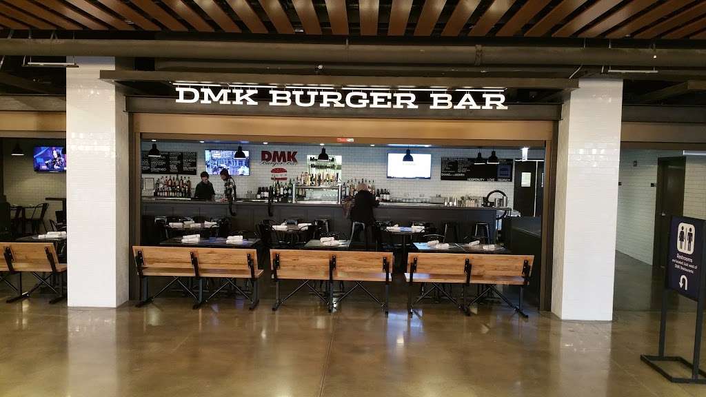 DMK Burger Bar | 600 E Grand Ave, Chicago, IL 60611, USA | Phone: (312) 624-8017