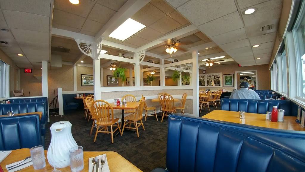 Pine Cone Restaurant | 6162 US-51, DeForest, WI 53532, USA | Phone: (608) 249-8778