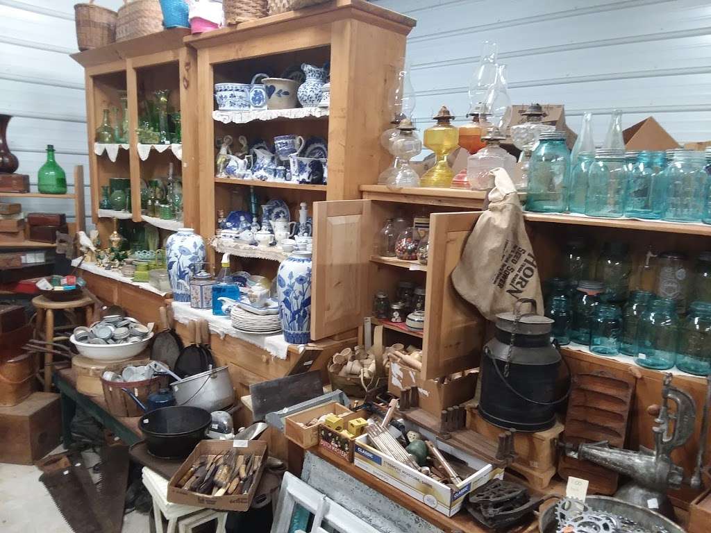 Marys Gift Shop | n 17557, 737 N Railroad Ave, New Holland, PA 17557, USA | Phone: (717) 354-7755