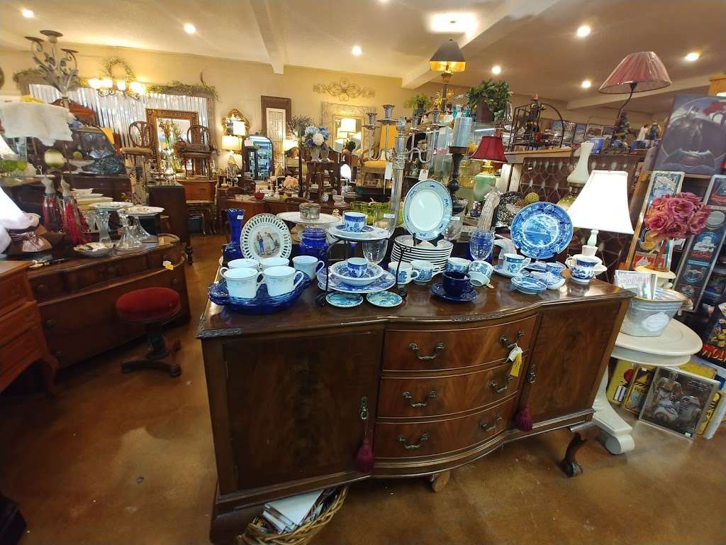 Antiques Decor & More | 8380 Spencer Hwy, La Porte, TX 77571, USA | Phone: (281) 478-4044