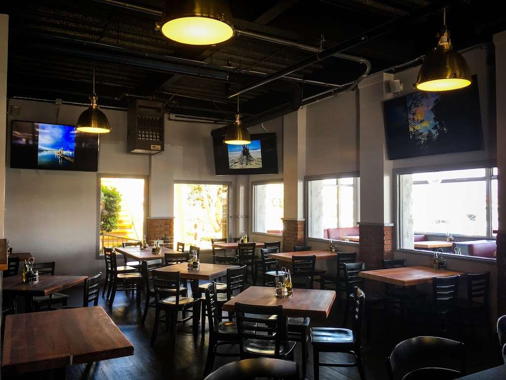 Fratellis Pizza & Brew | 1559 Spinnaker Dr #100, Ventura, CA 93001, USA | Phone: (805) 639-0866