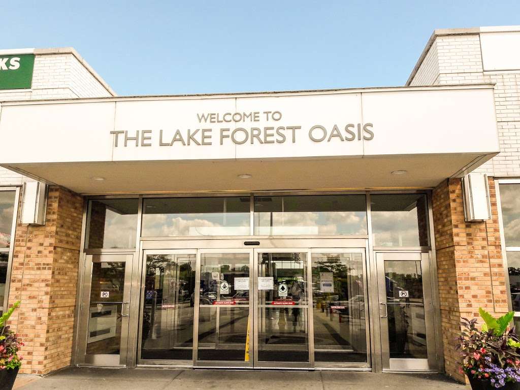 Lake Forest Oasis Travel Plaza | 13783 West Oasis Service Road, Lake Forest, IL 60045, USA | Phone: (312) 961-2539