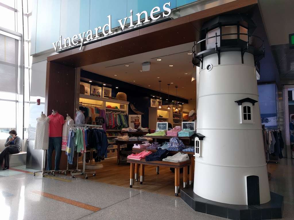 Vineyard Vines | 1 Harborside Dr, Boston, MA 02128