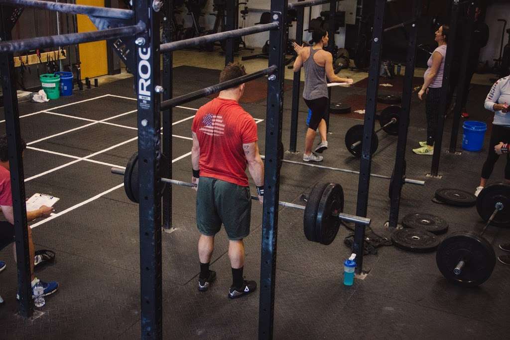 CrossFit Dog Fight | 8345 Clearvista Pl, Indianapolis, IN 46256 | Phone: (812) 584-6786