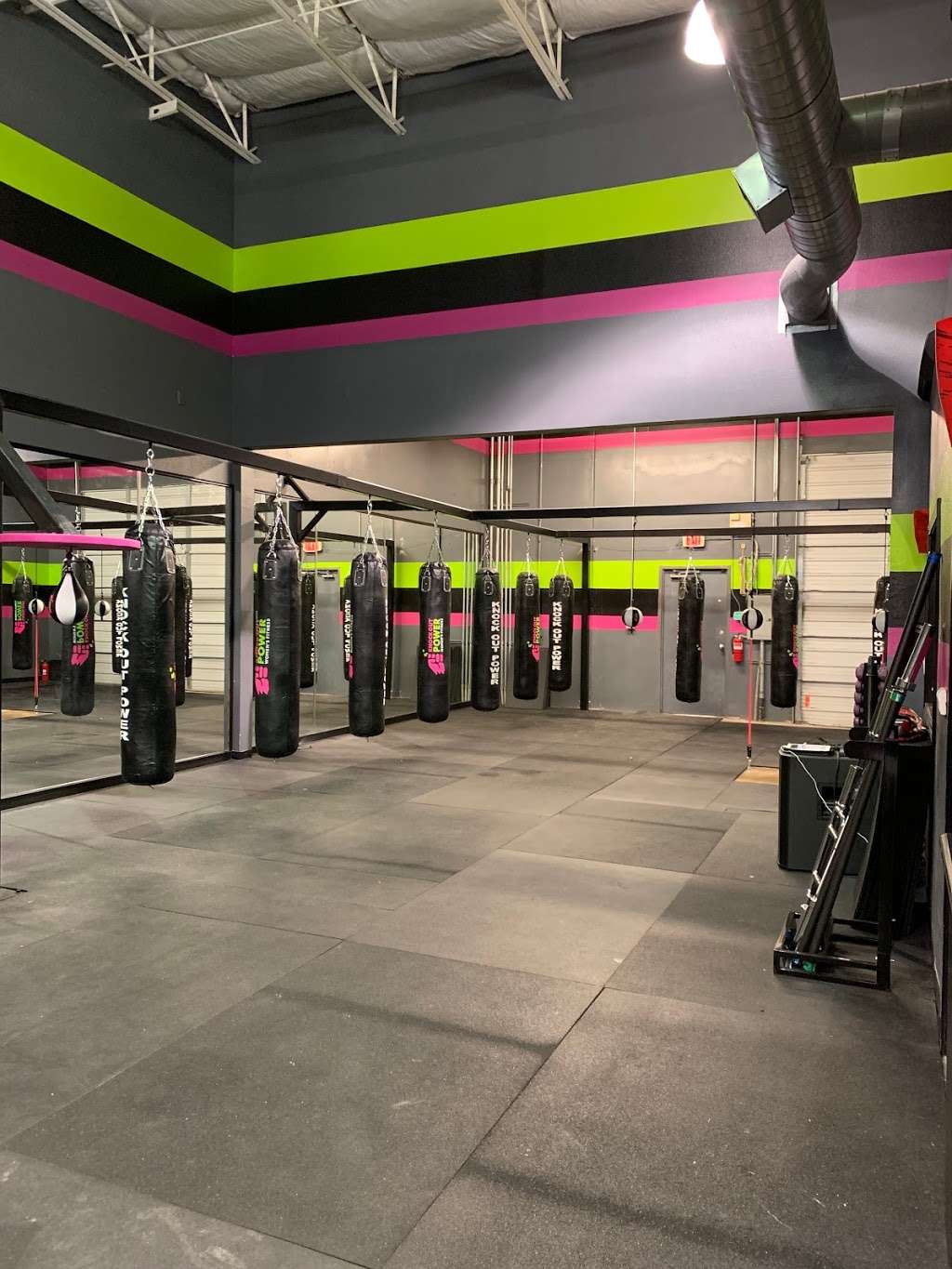 Knock Out Power Womens Fitness | 5123 N Loop 1604 W Suite 107, San Antonio, TX 78249, USA | Phone: (956) 286-5091