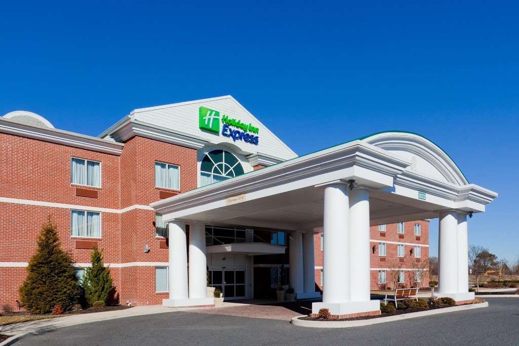 Holiday Inn Express & Suites Salisbury - Delmar | 30232 Lighthouse Square Dr, Delmar, MD 21875, USA | Phone: (410) 896-9633