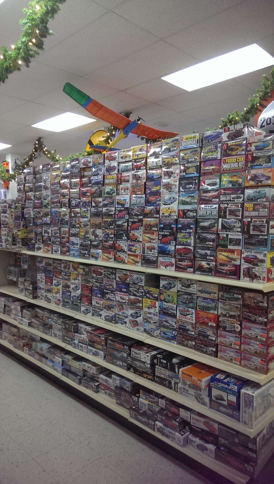 Walts Hobby & Model Shop | 2207 Plainfield Rd, Crest Hill, IL 60403, USA | Phone: (815) 741-0043