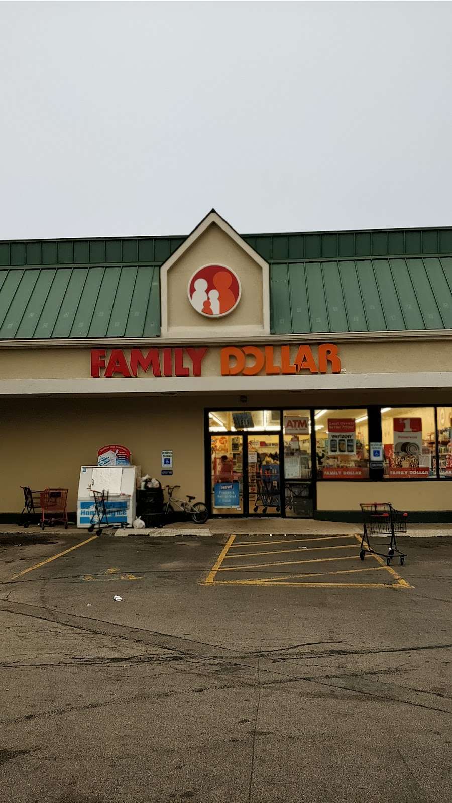 Family Dollar | 611 Dundee Ave, Elgin, IL 60120 | Phone: (847) 841-8490