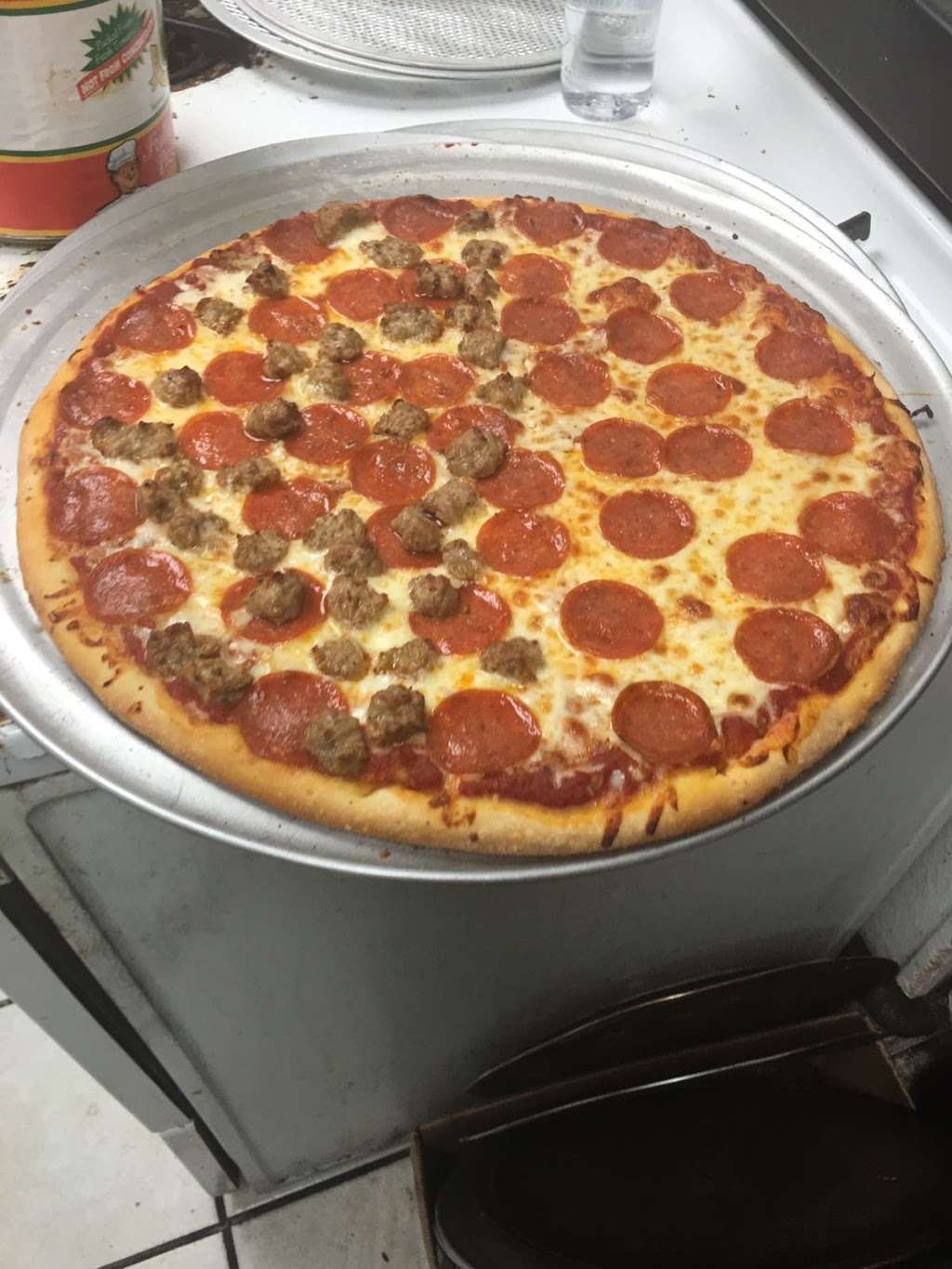 Samia Pizza | 2977 W 5th Ave, Gary, IN 46404, USA | Phone: (219) 977-1685