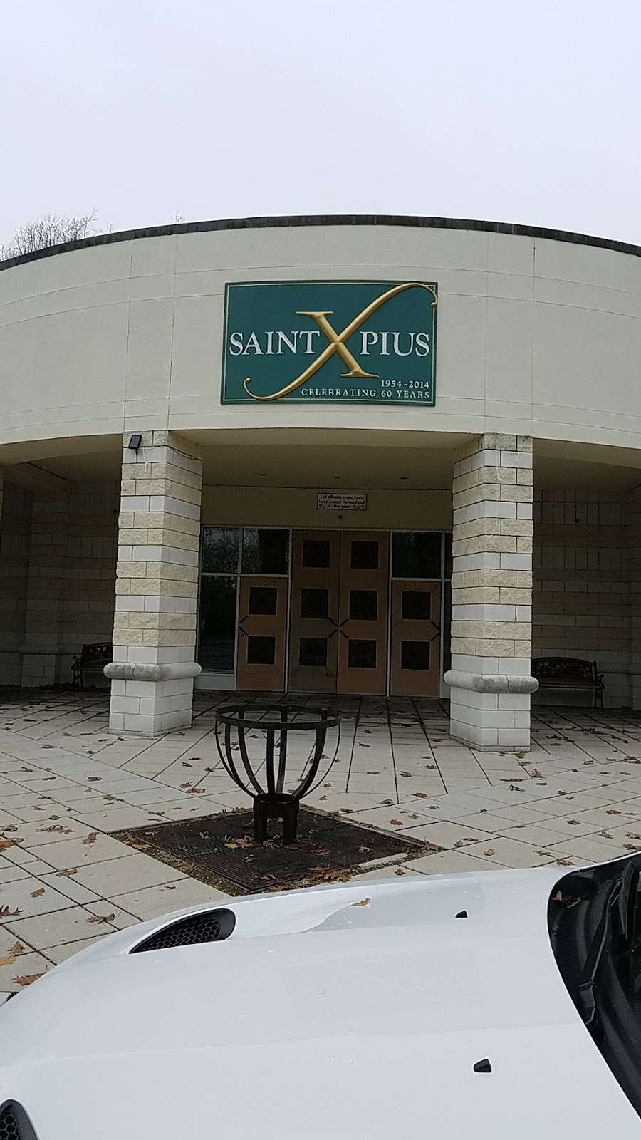 St Pius X Church | 268 Old Tappan Rd, Old Tappan, NJ 07675, USA | Phone: (201) 664-0913