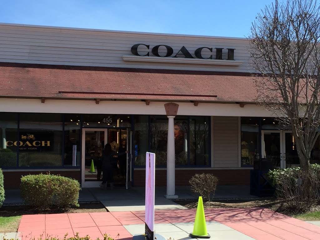 Coach | 1 Outlet Blvd, Wrentham, MA 02093, USA | Phone: (508) 384-9877