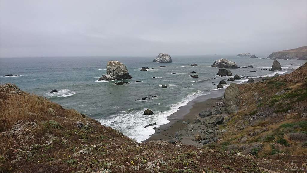 Sunset Boulders | Kortum Trail, Jenner, CA 95450, USA