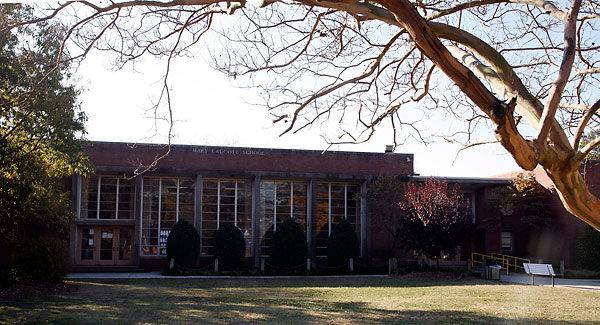Mary Whitworth Calcott Elementary School | 137 E Westmont Ave, Norfolk, VA 23503, USA | Phone: (757) 531-3039