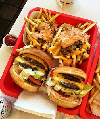 In-N-Out Burger | 7009 Sunset Blvd, Los Angeles, CA 90028, USA | Phone: (800) 786-1000
