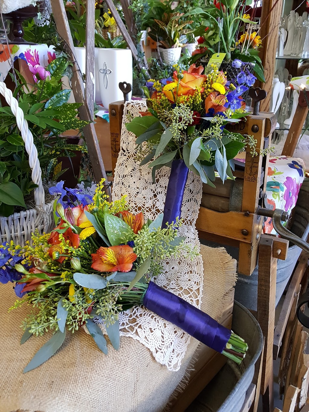 Acacias Country Florist | 14875 Main St #105, Hesperia, CA 92345, USA | Phone: (760) 948-1817