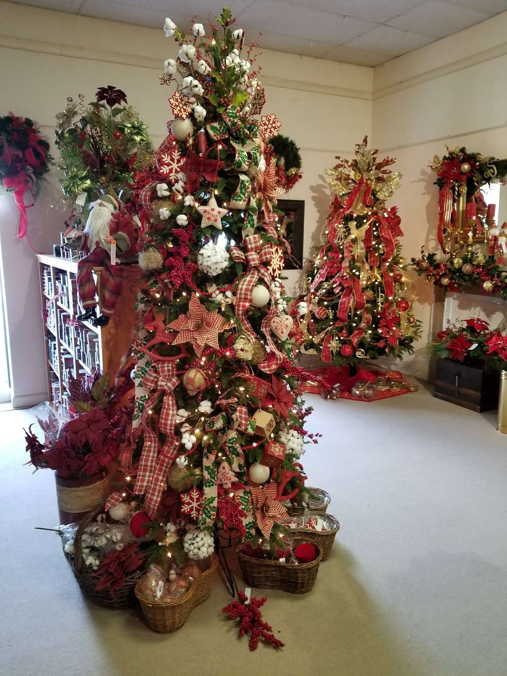 Piedmont Floral Galleries | 280 Furniture Dr, Salisbury, NC 28147, USA | Phone: (704) 636-7739