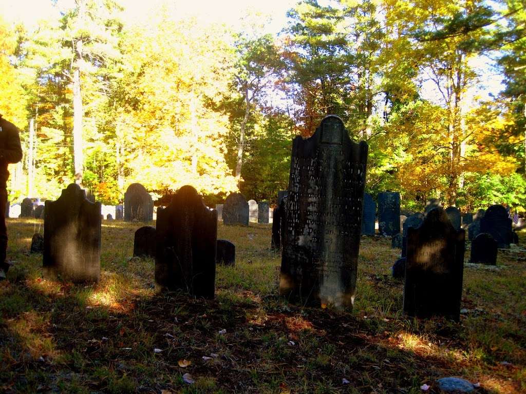 Turkey Hill Graveyard | 3 Meetinghouse Rd, Merrimack, NH 03054, USA