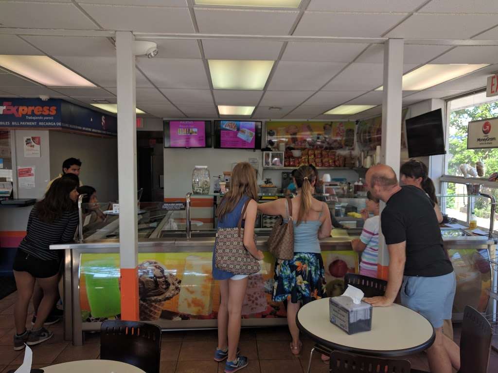 La Michoacana Ice Cream Parlor | 2641 Waukegan Ave, Highland Park, IL 60035 | Phone: (847) 579-9095