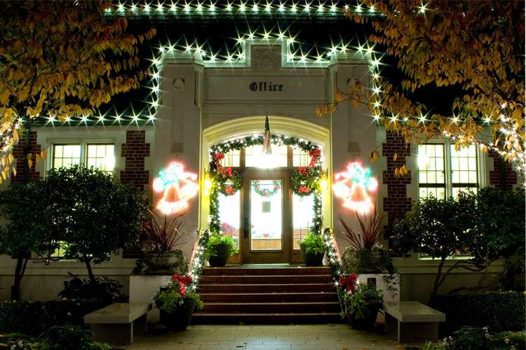 Circle of Lights in December | 5000 Piedmont Ave, Oakland, CA 94611 | Phone: (510) 658-2588