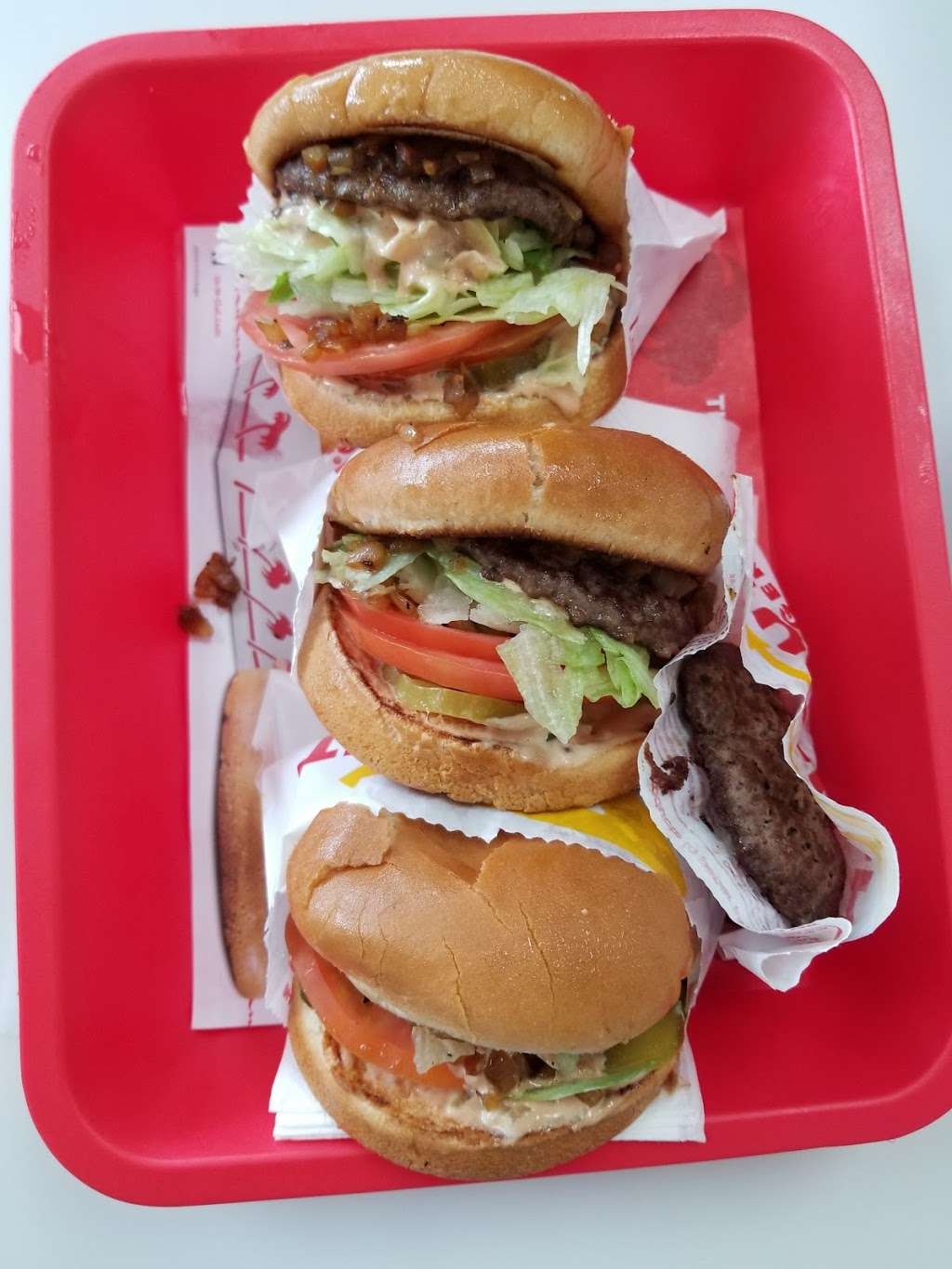 In-N-Out Burger | 20150 Hawthorne Blvd, Torrance, CA 90503, USA | Phone: (800) 786-1000