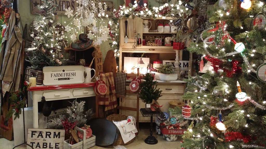 Costellos Christmas & Home - store  | Photo 4 of 7 | Address: 2 Norwood Ave, Deepwater, NJ 08023, USA | Phone: (856) 299-2999